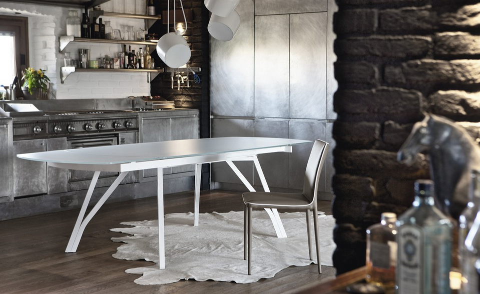 Come scegliere il tavolo da soggiorno perfetto per tuo living?